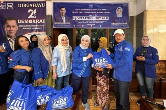 Semarak Ramadan, Vera Febyanthy Berbagi 20 Ribu Paket Sembako untuk Masyarakat di Dapil VII Jabar - JPNN.COM