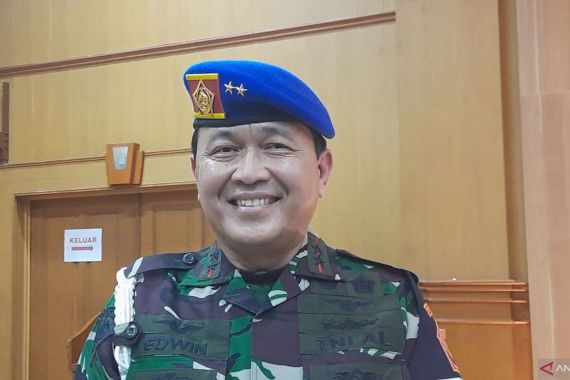 Ricuh TNI-Polri di GOR Oepoi Kupang, Laksamana Muda Edwin Bilang Begini - JPNN.COM