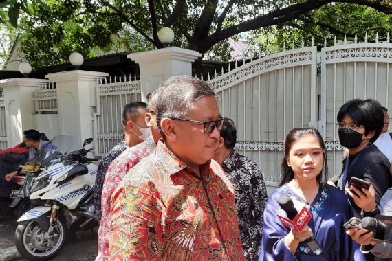 Megawati Fokus Bersama Keluarga, Jokowi dengan Prabowo - JPNN.COM
