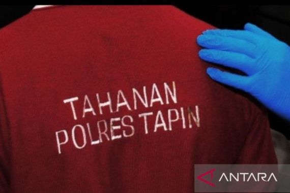 Plafon Rutan Polres Tapin Jebol, Enam Tahanan Kabur saat Petugas Jaga Lengah - JPNN.COM