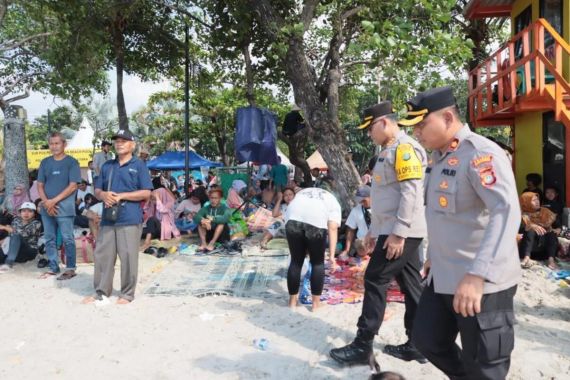 Saat Kapolres Jakut dan Kapolsek Pademangan Tinjau Pengamanan H+2 Lebaran di Ancol - JPNN.COM