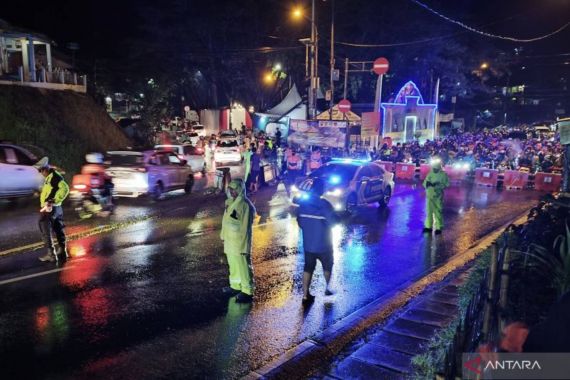 Polisi Tutup Arus Kendaraan dari Limbangan ke Bandung Malam Ini - JPNN.COM