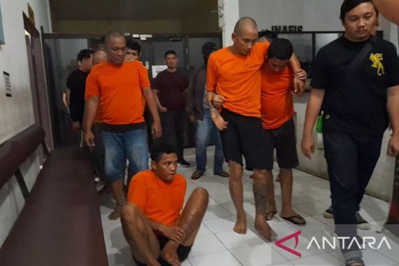 Polisi Lumpuhkan Empat Pelaku Begal Sadis di Medan - JPNN.COM