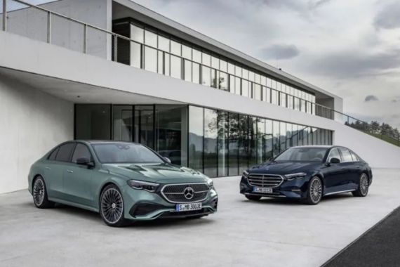 Intip Kebaruan di Sedan Mewah Mercedes Benz E-Class 2024 - JPNN.COM