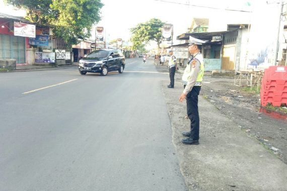 Pengaturan Lalu Lintas untuk Warga yang akan Lebaran Ketupat di Pantai Senggigi - JPNN.COM