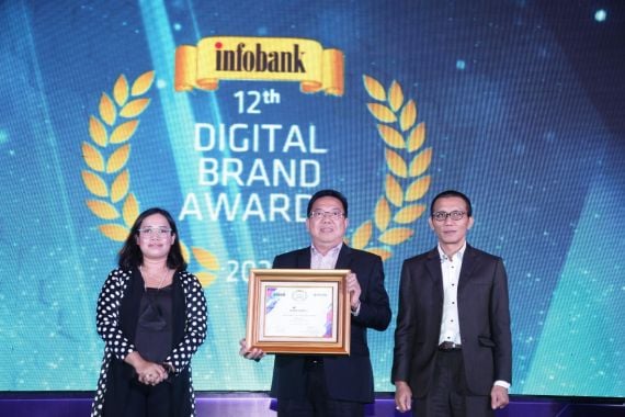 Universal BPR Raih Digital Brand Award 2023 - JPNN.COM