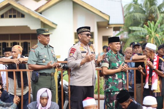 Tradisi Aghi Ghayo Onam di Kampar Dijaga TNI-Polri - JPNN.COM