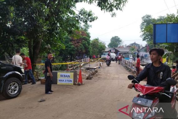 Banjir Bandang di Cianjur, 2 Jembatan Terputus - JPNN.COM