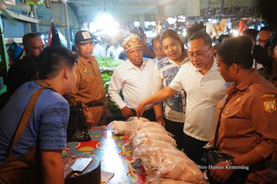 Tinjau Pasar Sentral Hamadi di Papua, Mendag: Harga Bapok Stabil, Pasokan Tersedia - JPNN.COM