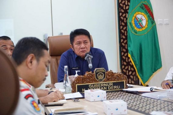 Gubernur Herman Deru Tindak Tegas Truk Tronton Pelanggar Aturan Melintas Dalam Kota Palembang - JPNN.COM