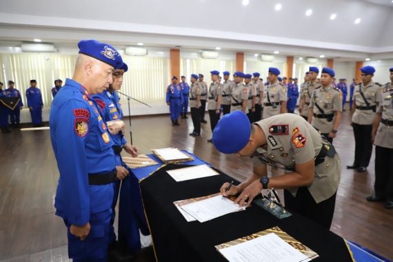 Brigjen Yassin Lantik 14 Komandan Kapal dan Pejabat Baru Ditpolair - JPNN.COM