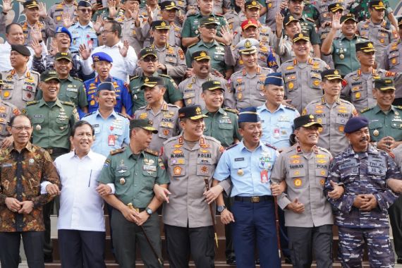 Sinergitas TNI-Polri di Riau Tak Tergoyahkan, Irjen Iqbal: Kami Saudara Kandung - JPNN.COM
