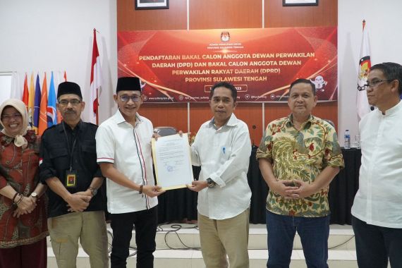 ART Petahana Anggota DPD RI Mendaftar ke KPU Sulteng - JPNN.COM