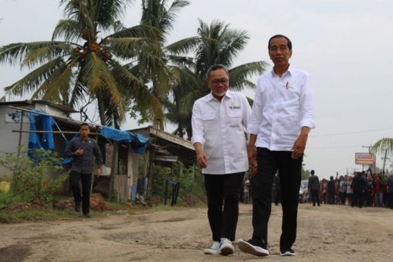 Jokowi Gelontorkan Rp 800 Miliar Untuk Perbaiki Jalan Rusak di Lampung - JPNN.COM