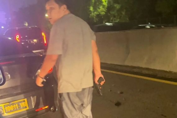 Aksi Pria Pakai Mobil Pelat Polisi Tenteng Pistol, Sahroni: Saya Sangat Yakin Sama Pak Kapolda Metro - JPNN.COM