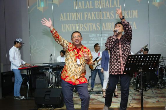 Edy Torana Jadi Promotor Acara Halalbihalal Akbar Alumni FH Unair Surabaya - JPNN.COM