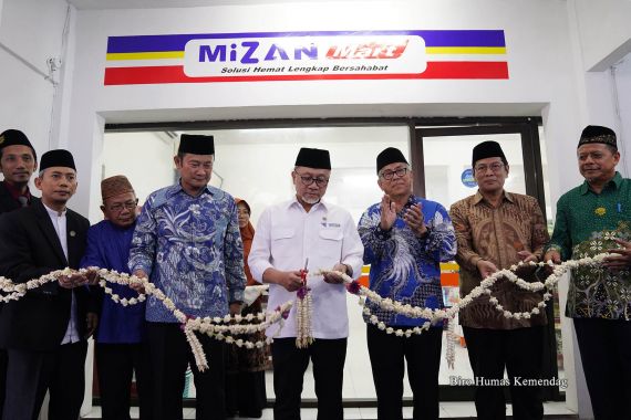 Resmikan Mizan Mart di Lamongan, Mendag Zulhas Beber Kunci Sukses Pemberdayaan UMKM - JPNN.COM