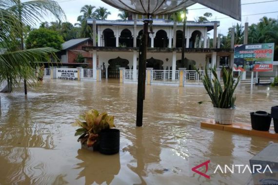 Banjir di Aceh Jaya Meluas, 300 Warga Mengungsi - JPNN.COM