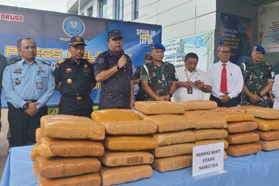 Tumpukan 52 Kilogram Ganja yang Dibawa Prajurit TNI, Edan! - JPNN.COM