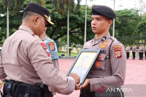 Pecat 2 Anggota dari Polri, AKBP Carlie Syahputra: dengan Terpaksa Kami Lakukan - JPNN.COM