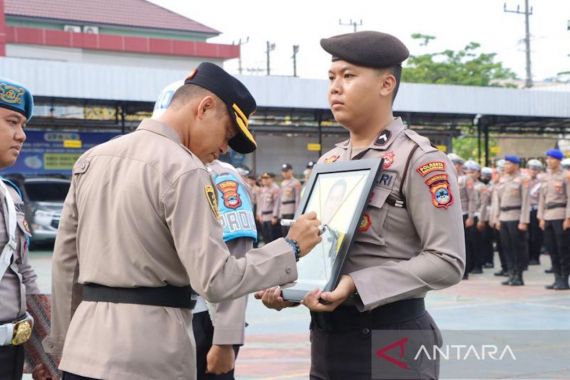 Bripka Ebet Riyadi Dipecat dari Polri, Kombes Sabana: Perbuatannya Sangat Menyimpang - JPNN.COM