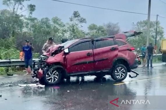 Kecelakaan Maut KIA Pregio vs Toyota Rush di Aceh Jaya, 6 Orang Tewas - JPNN.COM