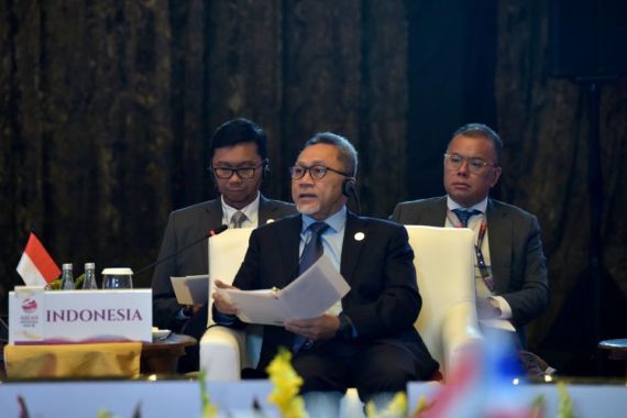 Mendag Zulkifli Hasan: ASEAN jadi Pusat Produksi Global untuk Industri Kendaraan Listrik - JPNN.COM