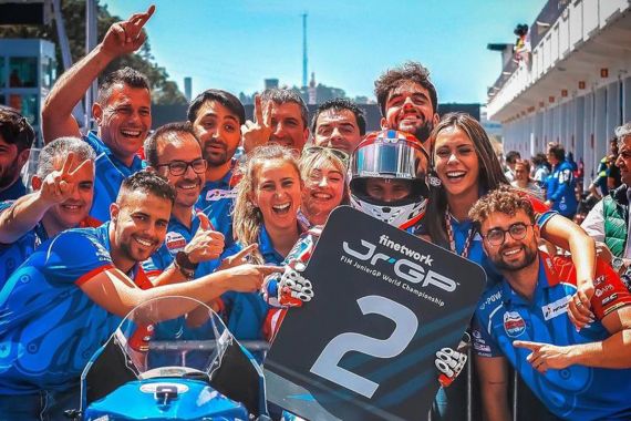 Pembalap Pertamina Mandalika SAG Racing Team Naik Podium di Moto2 European Estoril Portugal - JPNN.COM