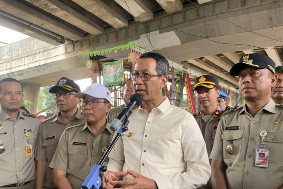 Ganjar Telepon Heru Budi, Politikus PKS: Dia Tidak Punya Wewenang Mengurus Jakarta - JPNN.COM