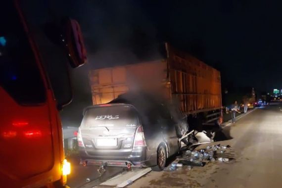 Kronologi Kecelakaan Maut di Tol Bakauheni Lampung yang Menewaskan 2 Orang - JPNN.COM