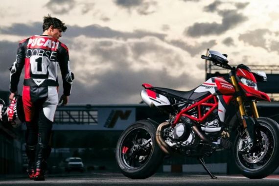 Ducati Hadirkan 2 Paket Aksesori Untuk Hypermotard 950 - JPNN.COM