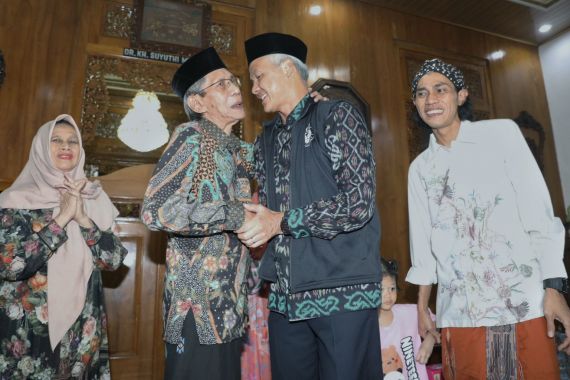 Abah Suyuthi Berikan Banyak Petuah Untuk Ganjar Pranowo - JPNN.COM