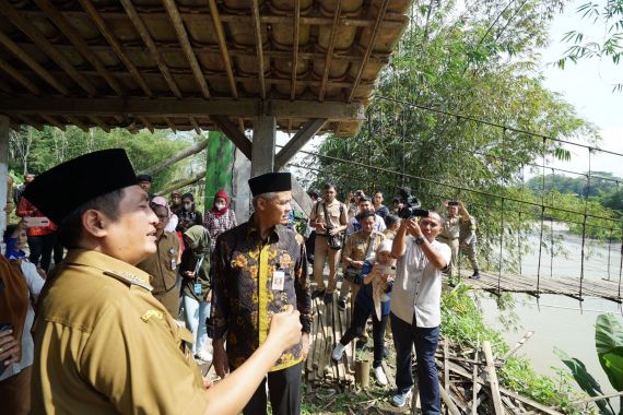 Ganjar Gelontorkan Rp 48 M Bangun Jembatan Indiana Jones di Magelang - JPNN.COM