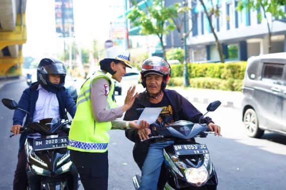 Satlantas Polresta Pekanbaru Kembali Berlakukan Tilang Manual - JPNN.COM