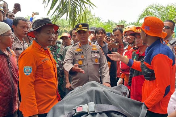 Cekcok Urusan Sarapan Suami, Riati Tewas Setelah Nekat Loncat ke Sungai Batang Lubuh - JPNN.COM