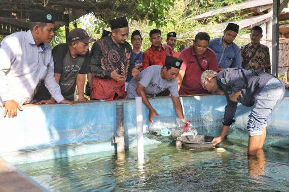 Kiai Muda Dukung Ganjar Gelar Pelatihan Budi Daya Ikan Air Tawar di Tuban - JPNN.COM