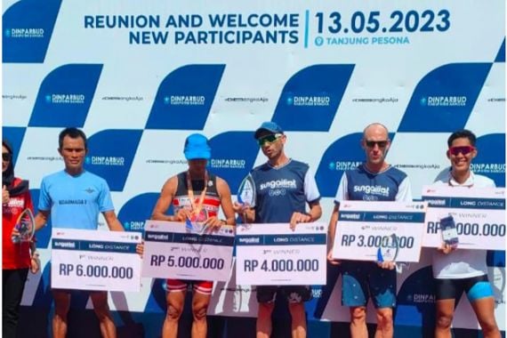 Atlet Prajurit TNI AL Raih Medali Emas pada Event Sport Tourism Sungailiat Triathlon 2023 - JPNN.COM
