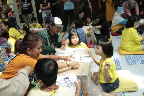 Anak-anak Komunitas Disabilitas Semringah Beraktivitas di Sarinah Kids - JPNN.COM