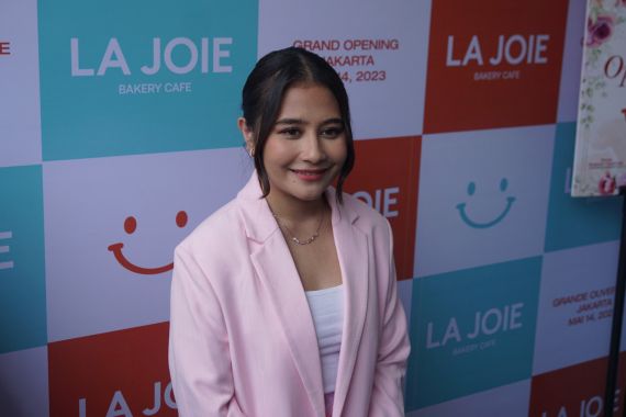 Prilly Latuconsina Bersedia Hadir di Pernikahan Maxime Bouttier dan Luna Maya, Asalkan - JPNN.COM