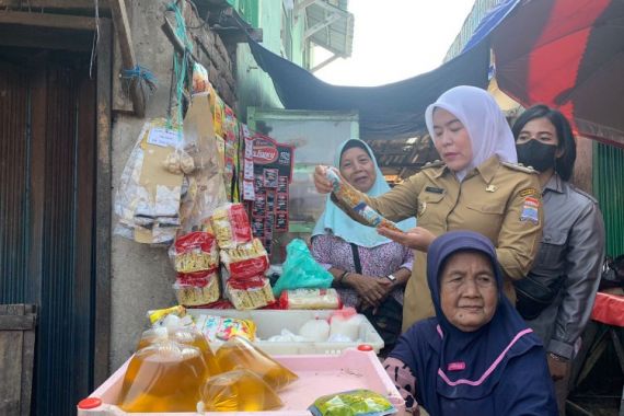 Sidak di Pasar 26 Ilir, Wawako Palembang Temukan Jamu Mengandung Bahan Kimia - JPNN.COM