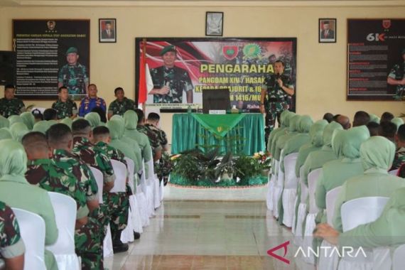 Menjelang Pemilu, Ada Pesan Tegas Mayjen Totok untuk Prajurit TNI AD di Muna - JPNN.COM