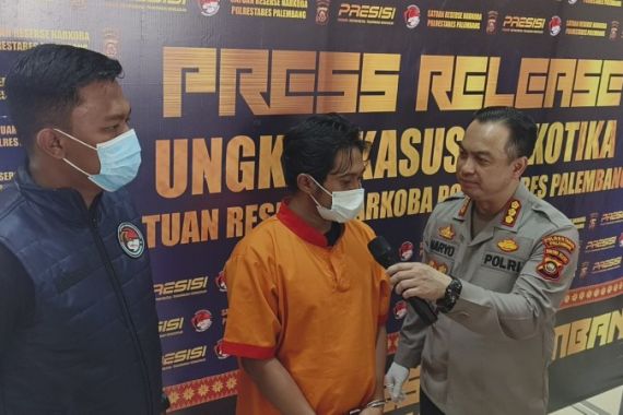 Satresnarkoba Polrestabes Palembang Gagalkan Pengiriman 5,3 Kilogram Paket Sabu  - JPNN.COM