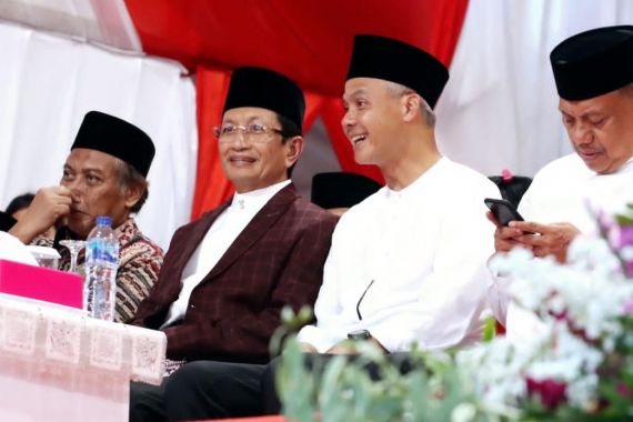 Kandidat Cawapres Usulan PPP Dampingi Ganjar di Manado, Lihat Senyum Mereka - JPNN.COM