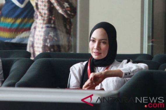 Fenny Steffy Burase Mangkir dari Panggilan KPK - JPNN.COM