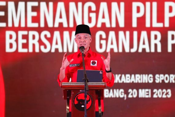 Hasil Survei SMRC: Ganjar Pranowo Paling Dipercaya Akan Melanjutkan Program Jokowi - JPNN.COM