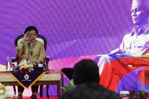 Bicara di Lemhannas, Megawati Minta Prajurit TNI-Polri di Bawah Diperhatikan - JPNN.COM
