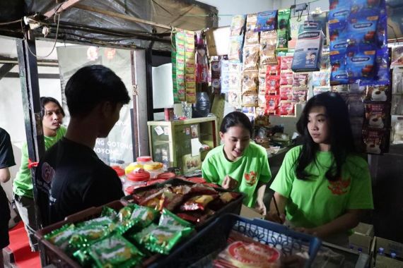 Ganjar Milenial Center Dirikan Warung Gotong Royong di Bandung - JPNN.COM