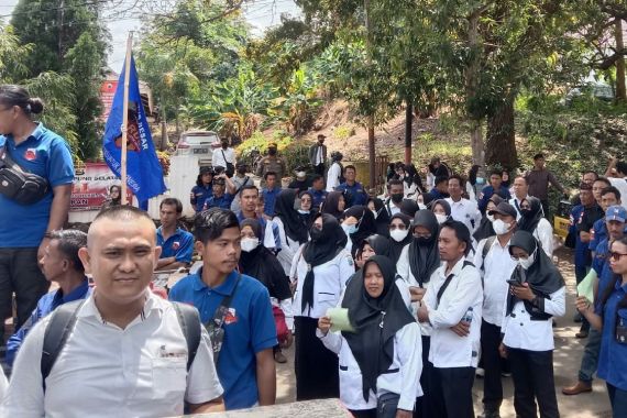 Guru Lulus PG Tanpa Formasi PPPK 2022 Demo Lagi Besok, Info DPR & Kemendikbudristek Pemicunya? - JPNN.COM