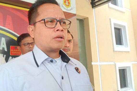 Polisi Tak Peduli Aksi Sumpah Pocong Rian Antoni, Proses Hukum Tetap Jalan - JPNN.COM