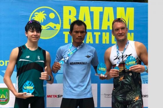 Prajurit TNI AL Unjuk Gigi di Ajang Batam Triathlon International 2023, Kalahkan Atlet dari Sejumlah Negara Termasuk Australia - JPNN.COM